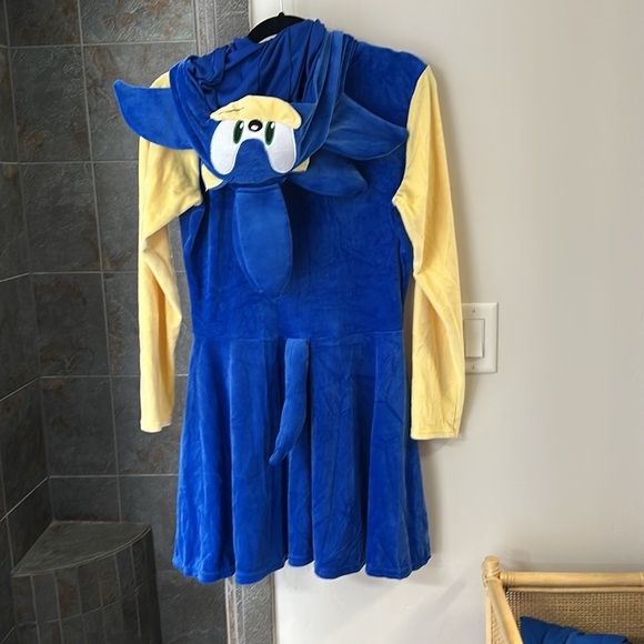 Sonic the Hedgehog dress - Picture 4 of 8
